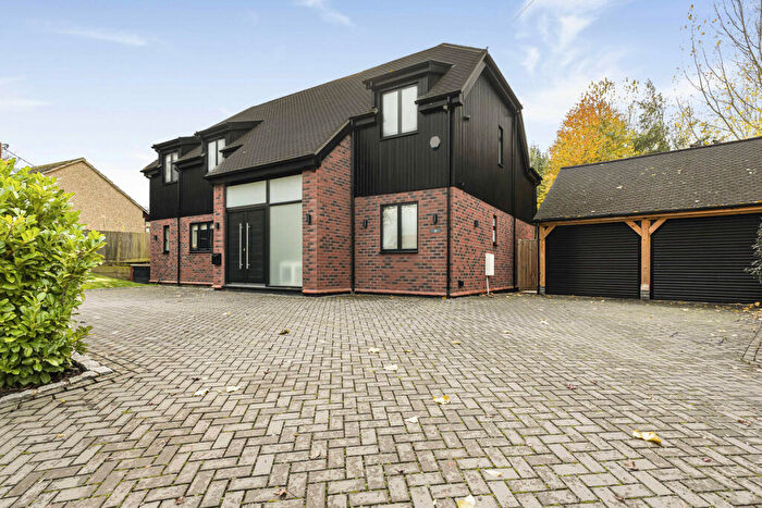 4 Bedroom Detached House For Sale In Cat Lane, Stadhampton, OX44