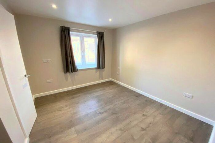 3 Bedroom Flat To Rent In Block E Danelaw Court, Hinckley LE10