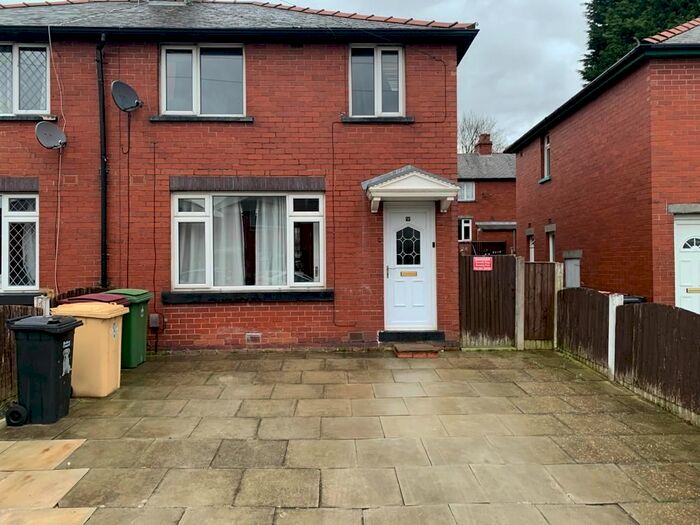 3 Bedroom Semi-Detached House To Rent In Beech Avenue, Kearsley, Bolton, BL4