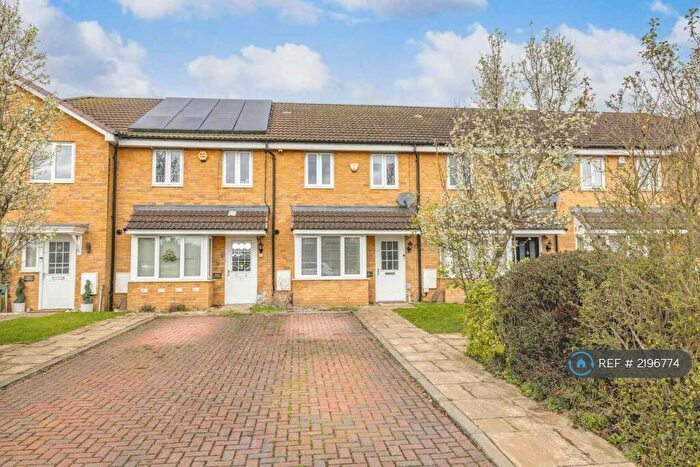 3 Bedroom Terraced House To Rent In Fernleigh Row, Slough, SL2