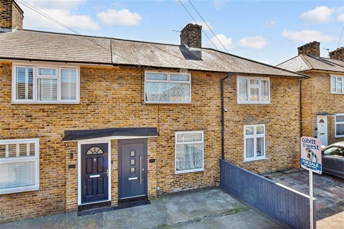 2 Bedroom Terraced House For Sale In Thornton Road, Carshalton, Surrey, SM5