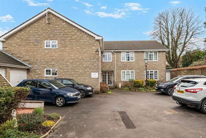2 Bedroom Flat For Sale In Pound Lane, Dorchester, DT1