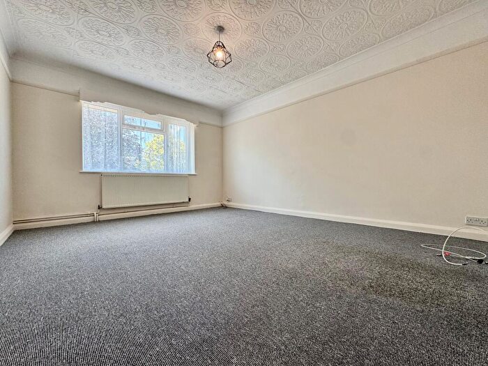 1 Bedroom Flat To Rent In Aldsworth Avenue, Goring-by-Sea, BN12