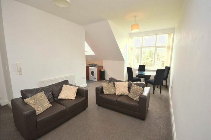 2 Bedroom Flat To Rent In Kensington House, Tyne And Wear, Gray Road, Sunderland, SR2