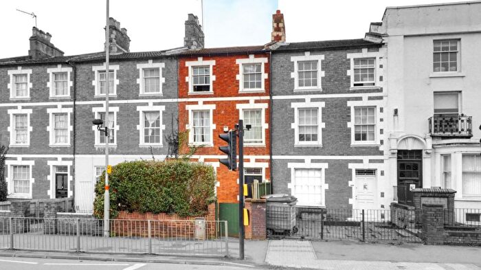 5 Bedroom Terraced House For Sale In Leicester Terrace, Northampton, Northamptonshire, NN2
