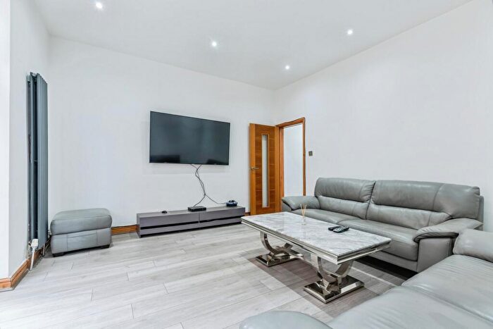 3 Bedroom End Of Terrace House For Sale In Heywood Street, Parkhills, Bury, Greater Manchester, BL9