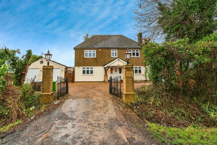 5 Bedroom Detached House For Sale In Tylers Road, Roydon, Harlow, CM19