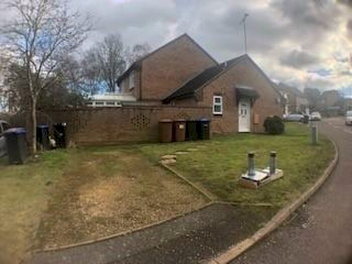 1 Bedroom Bungalow To Rent In Hammerstone Lane, Hunsbury Hill, Northampton, NN4