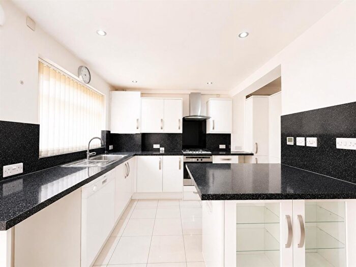 4 Bedroom Terraced House To Rent In Ash Grove, Heston, TW5