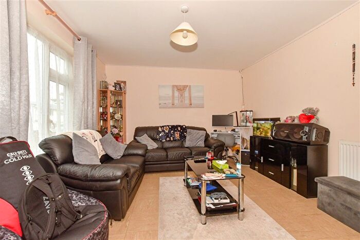 3 Bedroom Terraced House For Sale In Sancroft Avenue, Canterbury, Kent, CT2