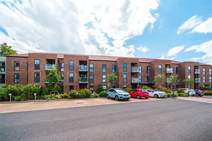 1 Bedroom Apartment For Sale In Lower Turk Street, Alton, Hampshire, GU34
