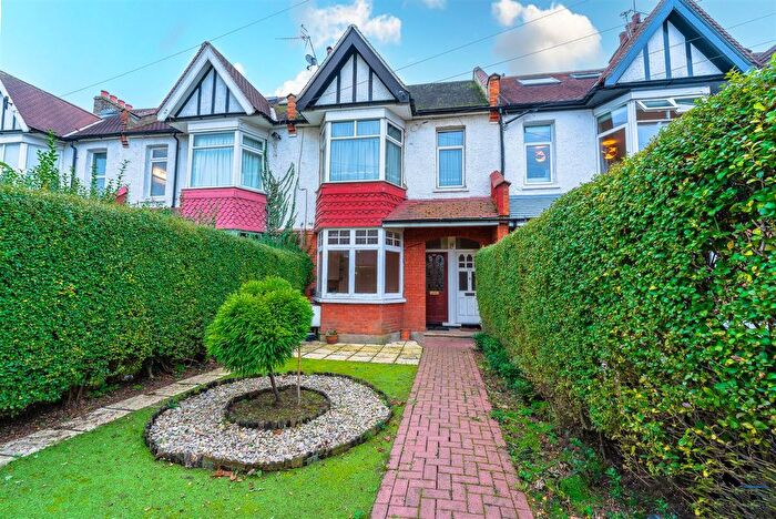 2 Bedroom Maisonette To Rent In Richmond Road, London, SW20