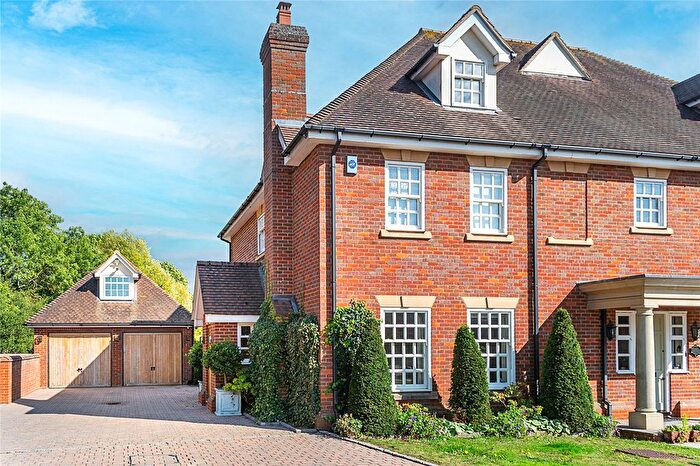 4 Bedroom Semi-Detached House For Sale In Buckland Gate, Wexham, Slough, Buckinghamshire, SL3