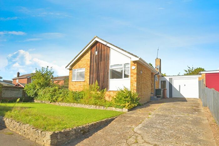 3 Bedroom Bungalow For Sale In Wickenden Crescent, Willesborough, Ashford, Kent, TN24