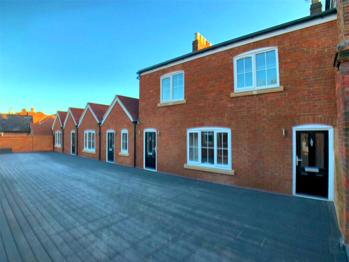 2 Bedroom Apartment To Rent In High Street, Marlow, Buckinghamshire, SL7