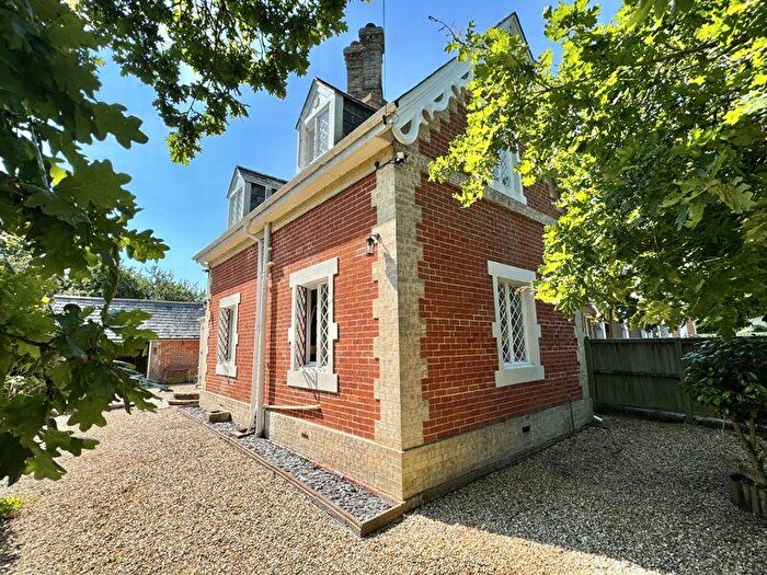 2 Bedroom Character Property For Sale In East Cowes Road, Whippingham, PO32