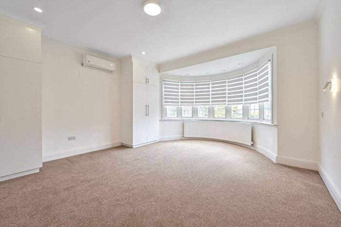 5 Bedroom Detached House To Rent In Highfield Gardens, Golders Green, London, NW11