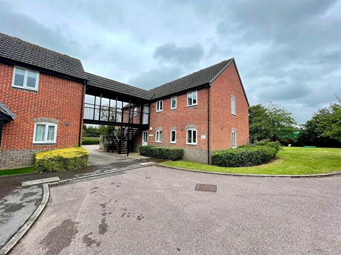 2 Bedroom Flat To Rent In Adwood Court, Thatcham, RG19