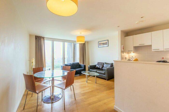 2 Bedroom Flat To Rent In L &#; Saltire Square, Edinburgh, EH5