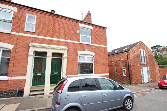 5 Bedroom Terraced House To Rent In Upper Thrift Street, Northampton, NN1
