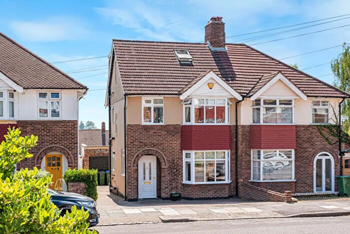 4 Bedroom Semi-Detached House For Sale In Crookston Road, Eltham, London, SE9