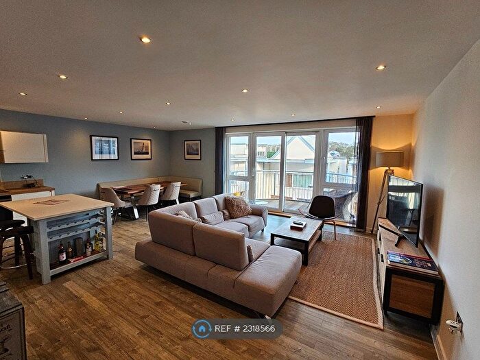 2 Bedroom Flat To Rent In Lymington Shores, Lymington, SO41