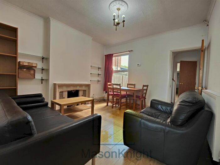 4 Bedroom Terraced House To Rent In Flexible Start Date Selly Oak, Birmingham, B29