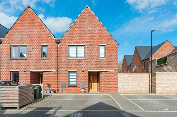 3 Bedroom Terraced House For Sale In Press Way, Wolvercote, OX2