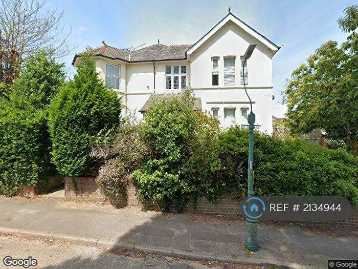 2 Bedroom Flat To Rent In Alumhurst Road, Bournemouth, BH4