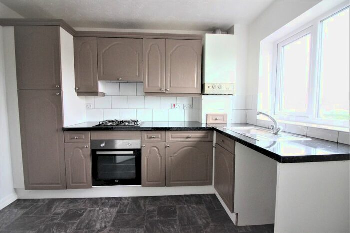 2 Bedroom Flat To Rent In Ashdown Close, Southport, PR8