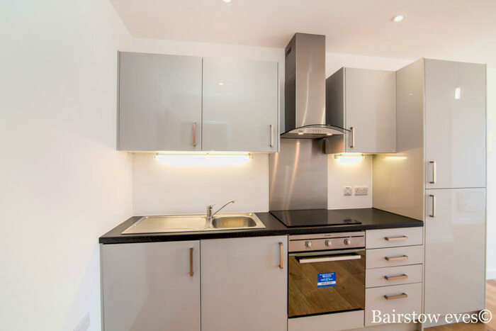 1 Bedroom Flat To Rent In Portman House, Romford, RM1