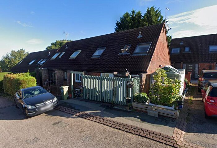 3 Bedroom End Of Terrace House For Sale In Langcliffe Drive, Milton Keynes, MK13