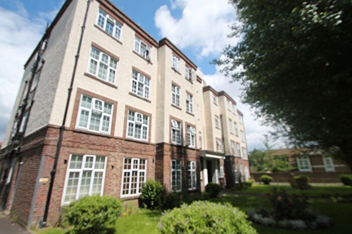 Studio To Rent In St. James's Road, Croydon, CR0