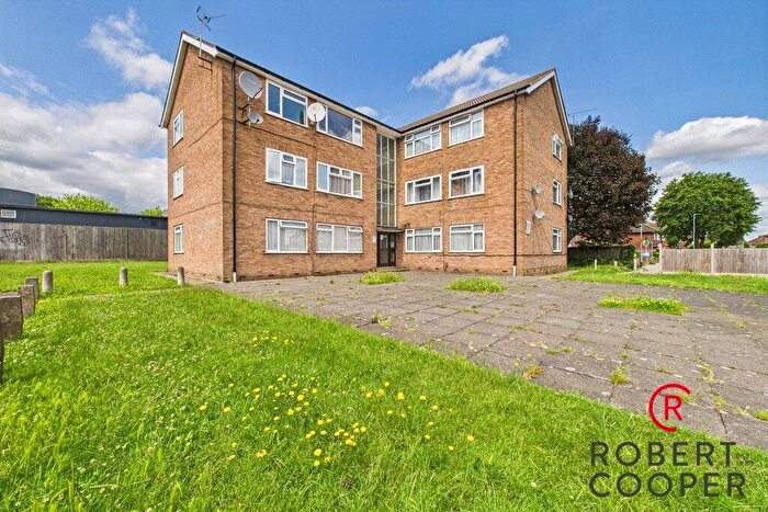 2 Bedroom Apartment To Rent In Victoria Road, Ruislip, HA4