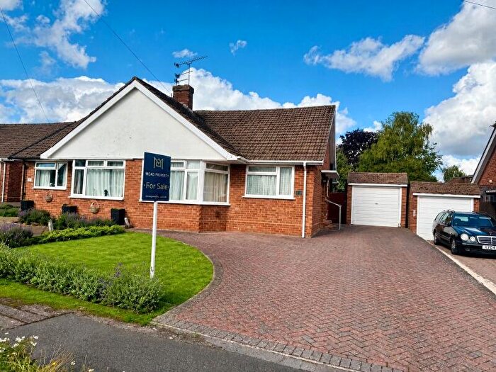 2 Bedroom Bungalow For Sale In Tavistock Close, Maidenhead, SL6