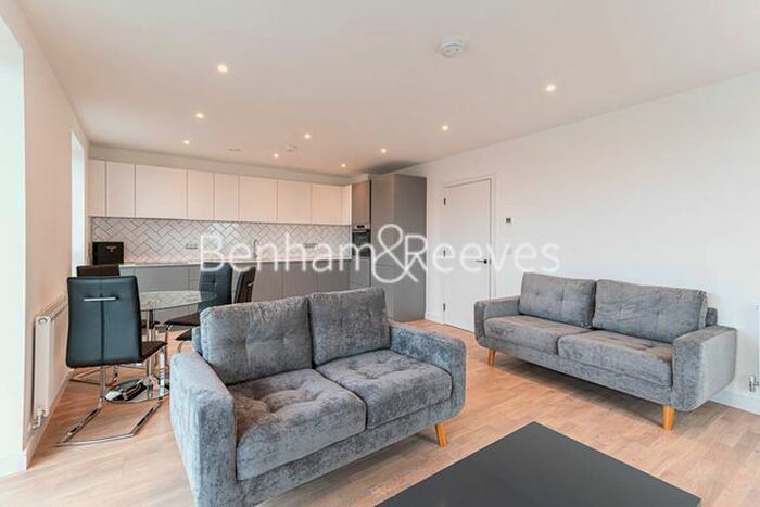 2 Bedroom Flat To Rent In Accolade Avenue, Southall, UB1