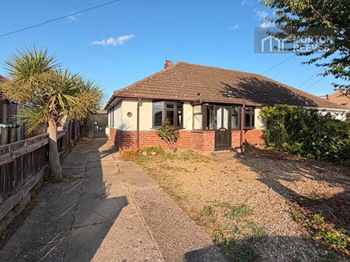 3 Bedroom Bungalow For Sale In Dennis Road, Hellesdon, Norwich, NR6