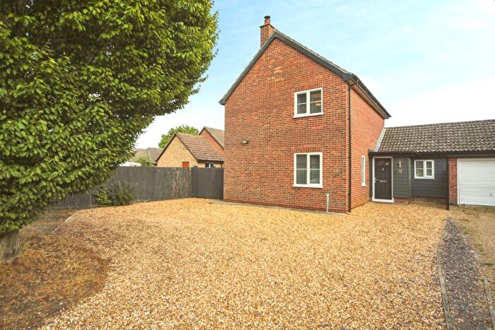 3 Bedroom Detached House For Sale In The Chase, Stanton, Bury St. Edmunds, IP31