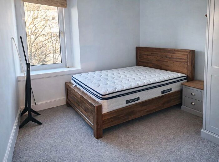 1 Bedroom Flat To Rent In Downfield Place, Edinburgh, EH11