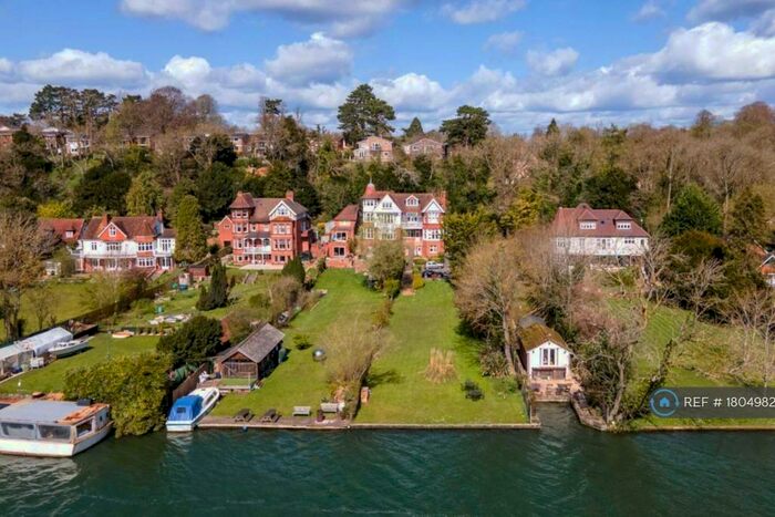 2 Bedroom Flat To Rent In The Warren, Reading, RG4