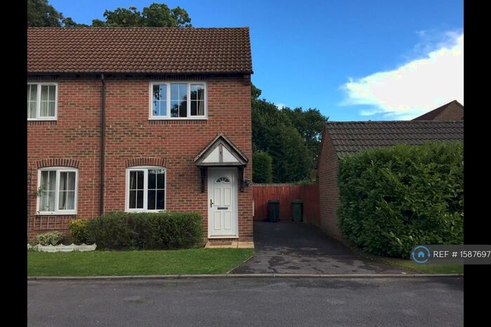2 Bedroom Semi-Detached House To Rent In Larkspur Gardens, Thatcham, RG18