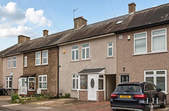 3 Bedroom Terraced House For Sale In Baron Road, Dagenham, RM8