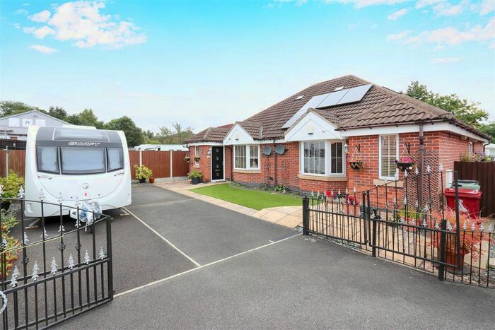 4 Bedroom Detached Bungalow For Sale In Rose Gardens, Arkwright Town, Chesterfield S44