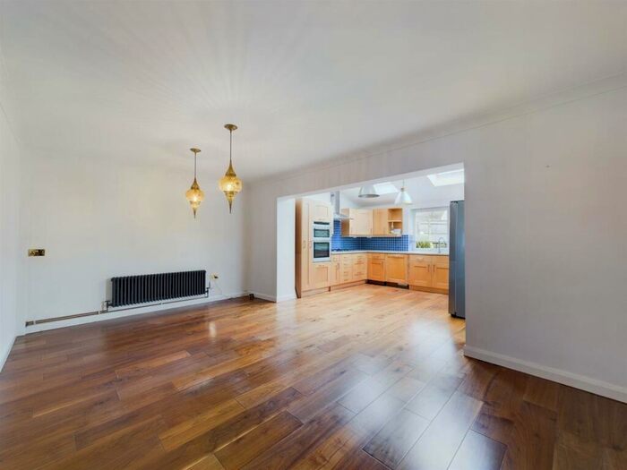 4 Bedroom House To Rent In Tudor Close, Hove, BN3