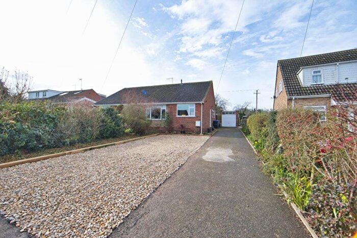 2 Bedroom Bungalow For Sale In New House Close, Canterbury, Kent, CT4