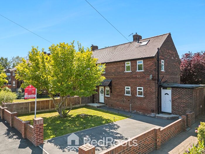 3 Bedroom Semi-Detached House For Sale In Thorntree Avenue, Crofton, Wakefield, West Yorkshire, WF4