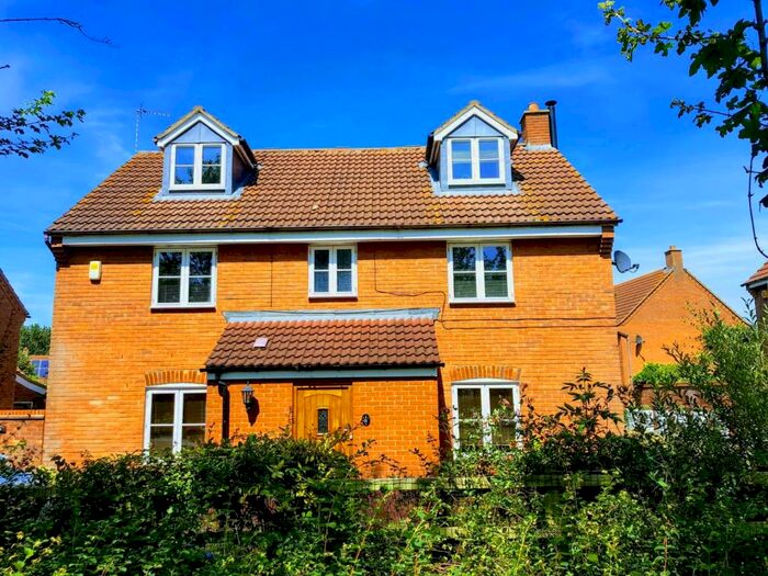 5 Bedroom Detached House To Rent In Hillbeck Grove, Milton Keynes, MK10