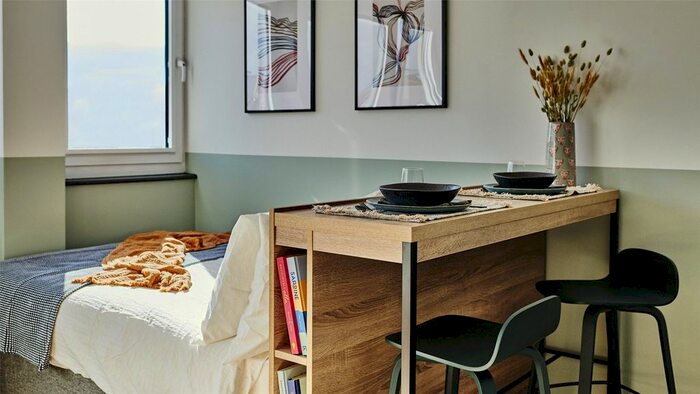 Studio To Rent In Uncle Stockwell, Courland Grove, London, SW8