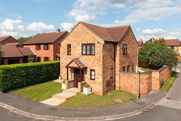 4 Bedroom Detached House For Sale In Eason Drive, Abingdon, OX14