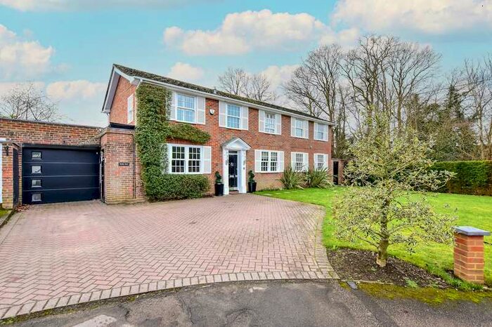 5 Bedroom Detached House To Rent In Holly Close, Farnham Common, SL2